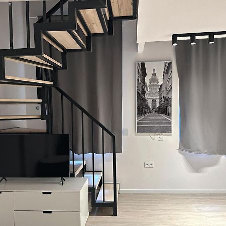 Jobelhome Blaha Apartment บูดาเปสต์ ภายนอก รูปภาพ